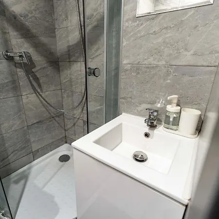 Stylish Modern With Winter Terrace אוסטרבה