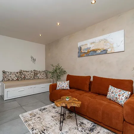 דירה Stylish Modern With Winter Terrace