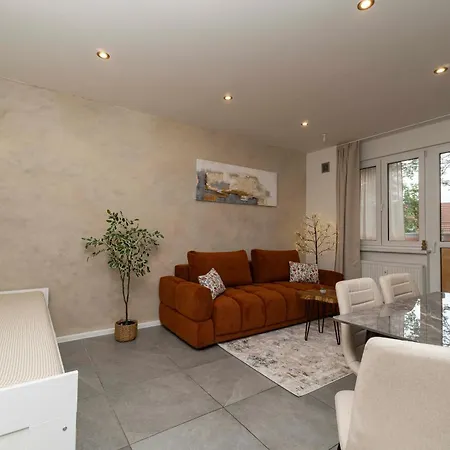 Stylish Modern With Winter Terrace דירה